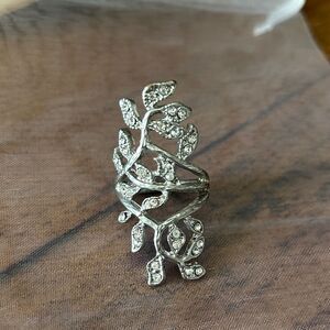 Elegant Silver faux diamond Leaf Ring
